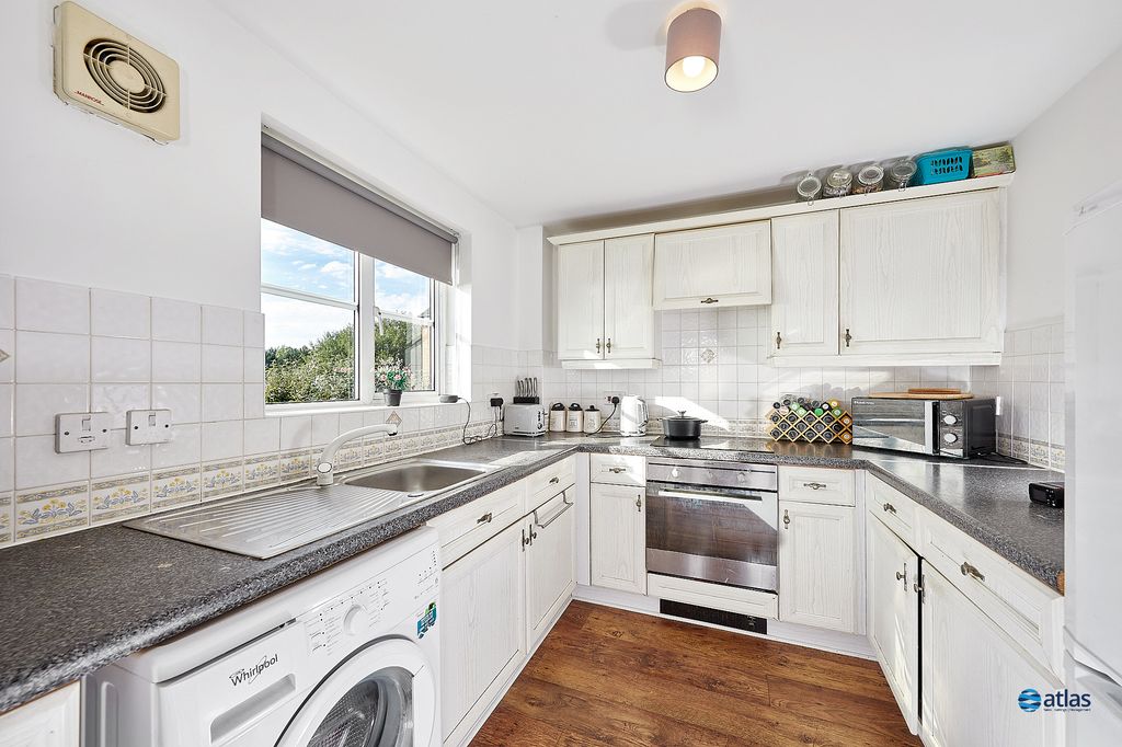 Property photo 2 of 15 Kitchen