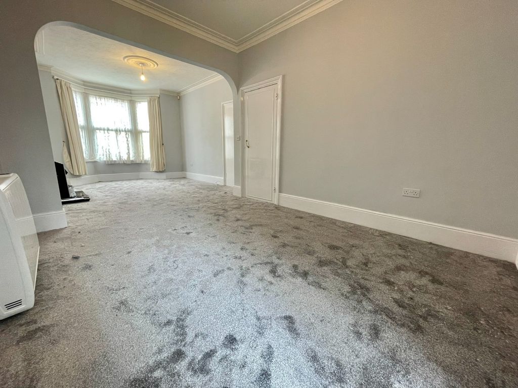 Property photo 3 of 11 2773664