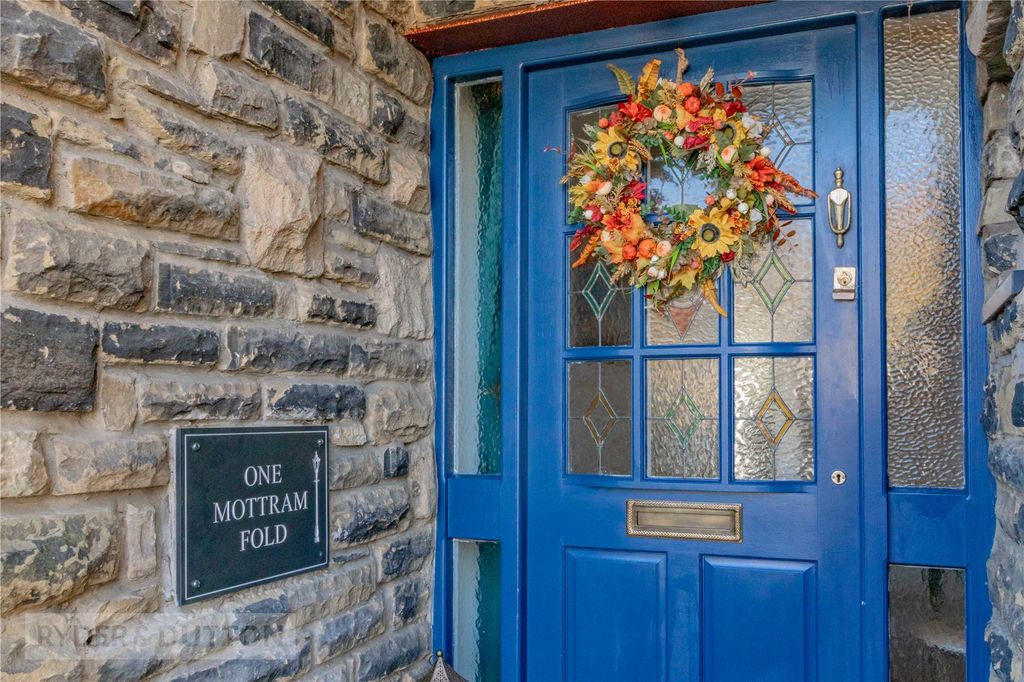 Property photo 3 of 40 Front Entrance