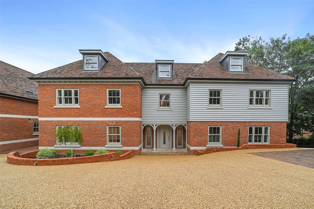 Property photo 1 of 16 Picture No. 14