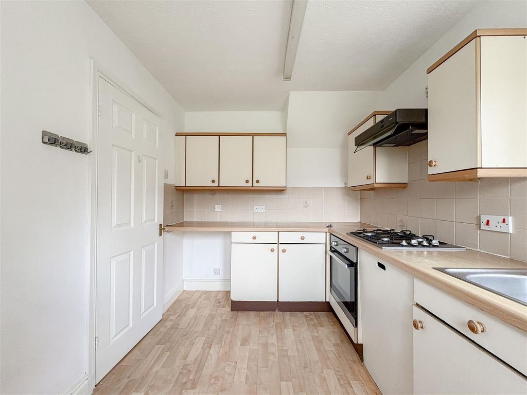 Property photo 2 of 24 Kitchen