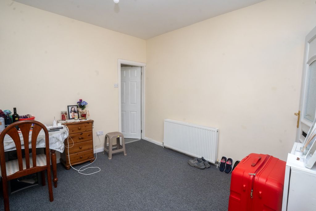 Property photo 2 of 26