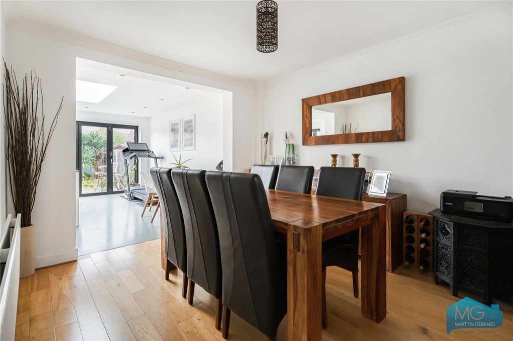 Property photo 3 of 26 Picture No. 14