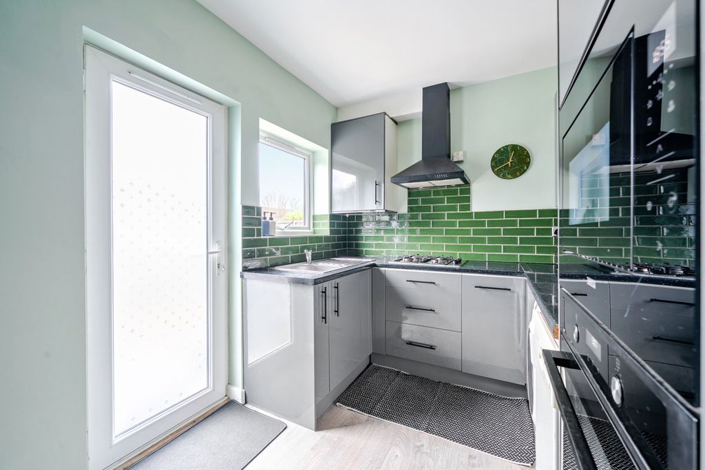 Property photo 3 of 19 1387706-7-69381Fa...