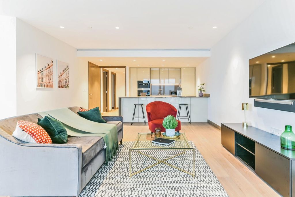 Property photo 2 of 22 2