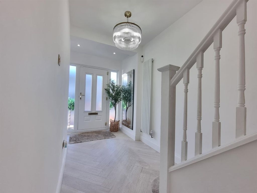 Property photo 1 of 35