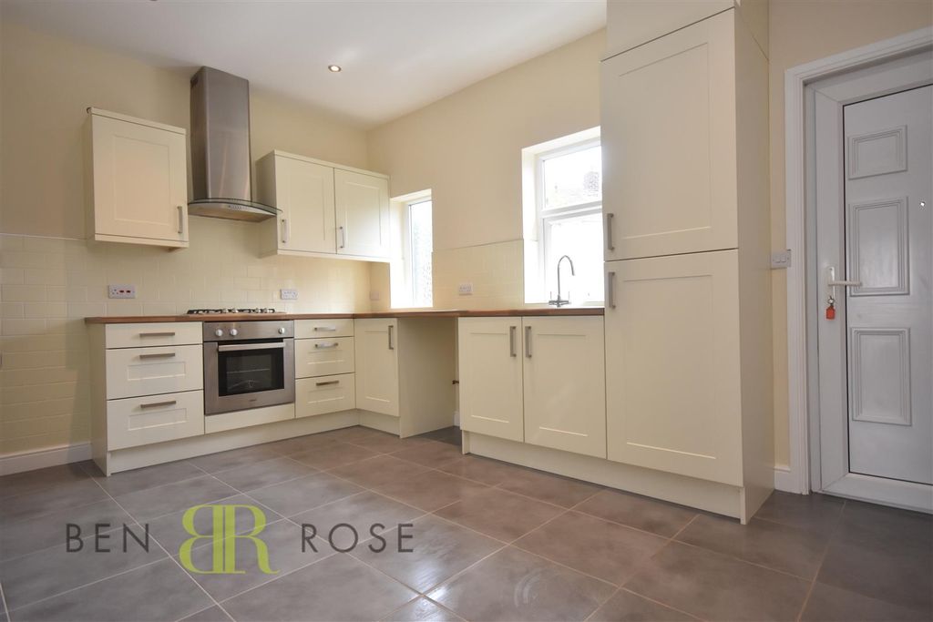 Property photo 3 of 7 Kitchen/Diner