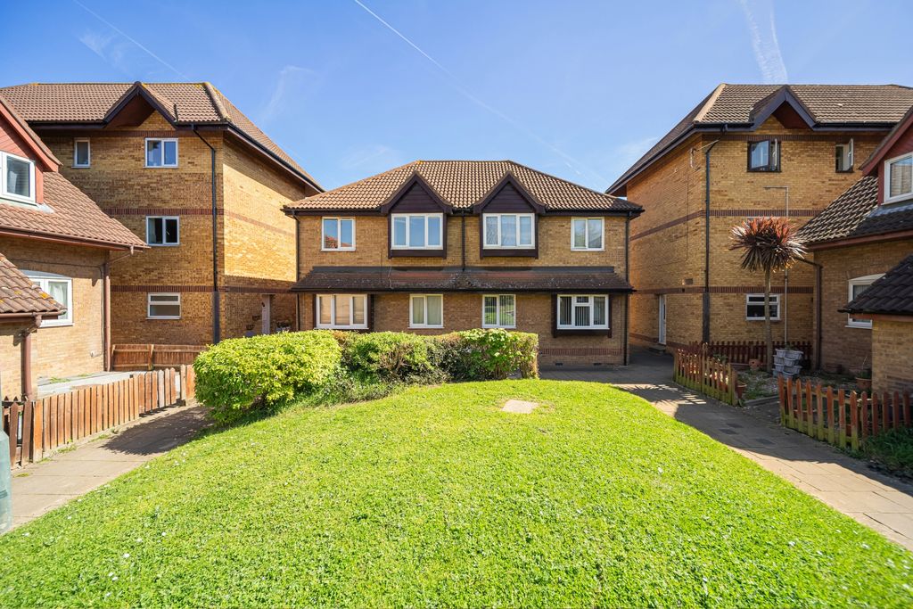 Property photo 1 of 8 Photo 16