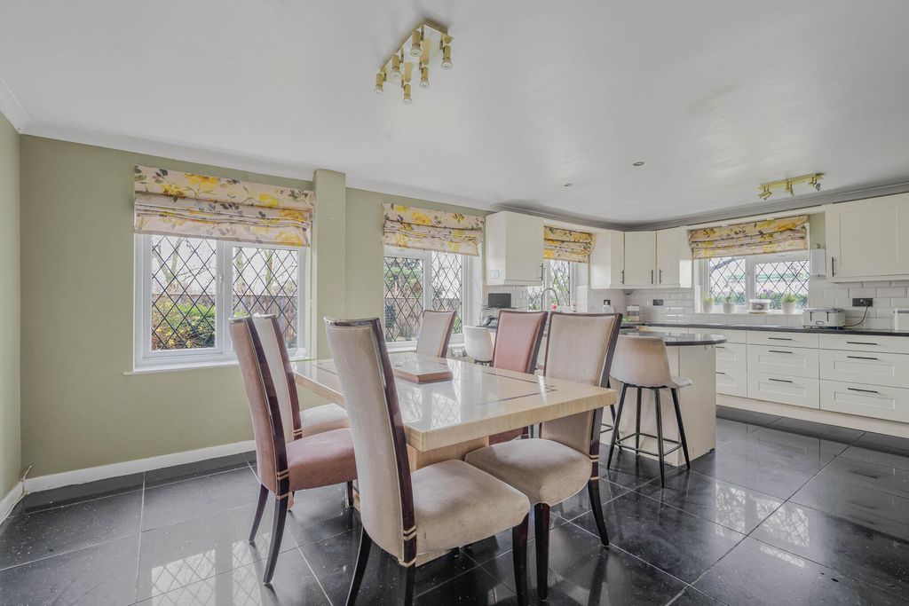 Property photo 2 of 27 20_71461-1.Jpg