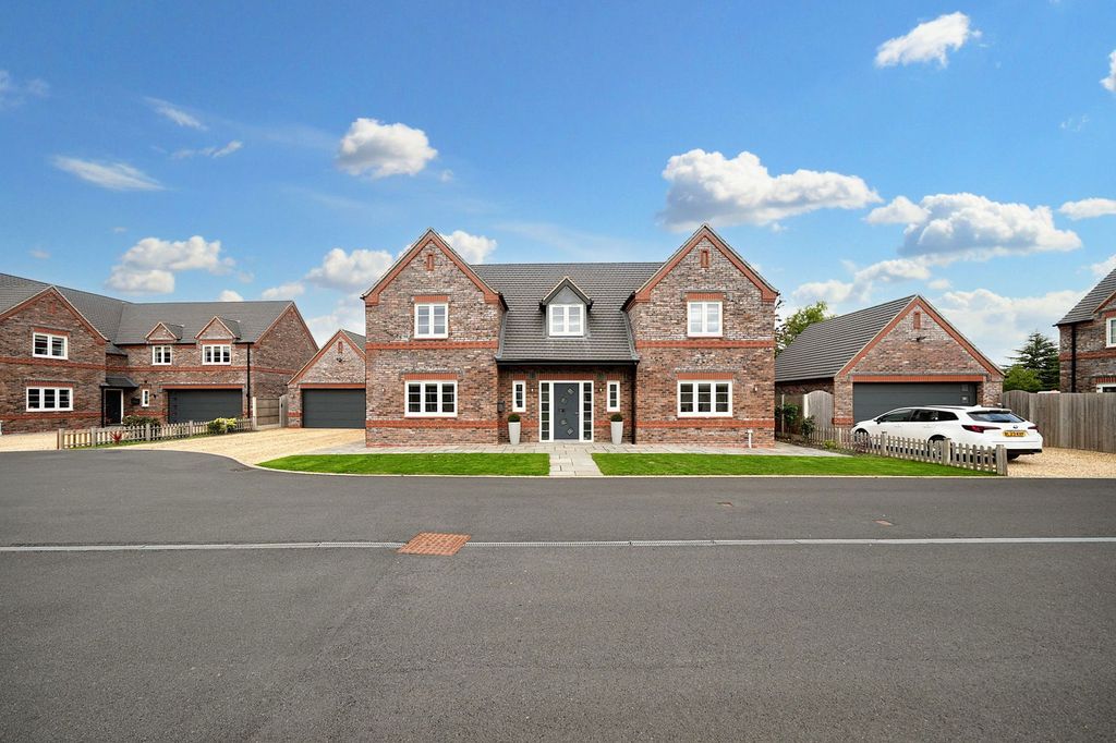 Property photo 3 of 49