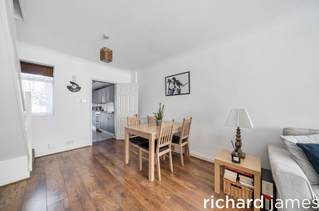 Property photo 3 of 12 5B80A27Df5Ec4d61Adf6A6665B985B23