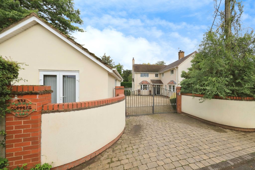 Property photo 2 of 25 Gated Entry