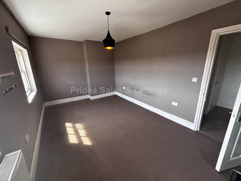 Property photo 2 of 3