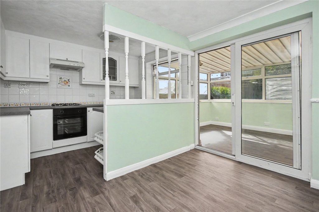 Property photo 3 of 17 Picture No. 02