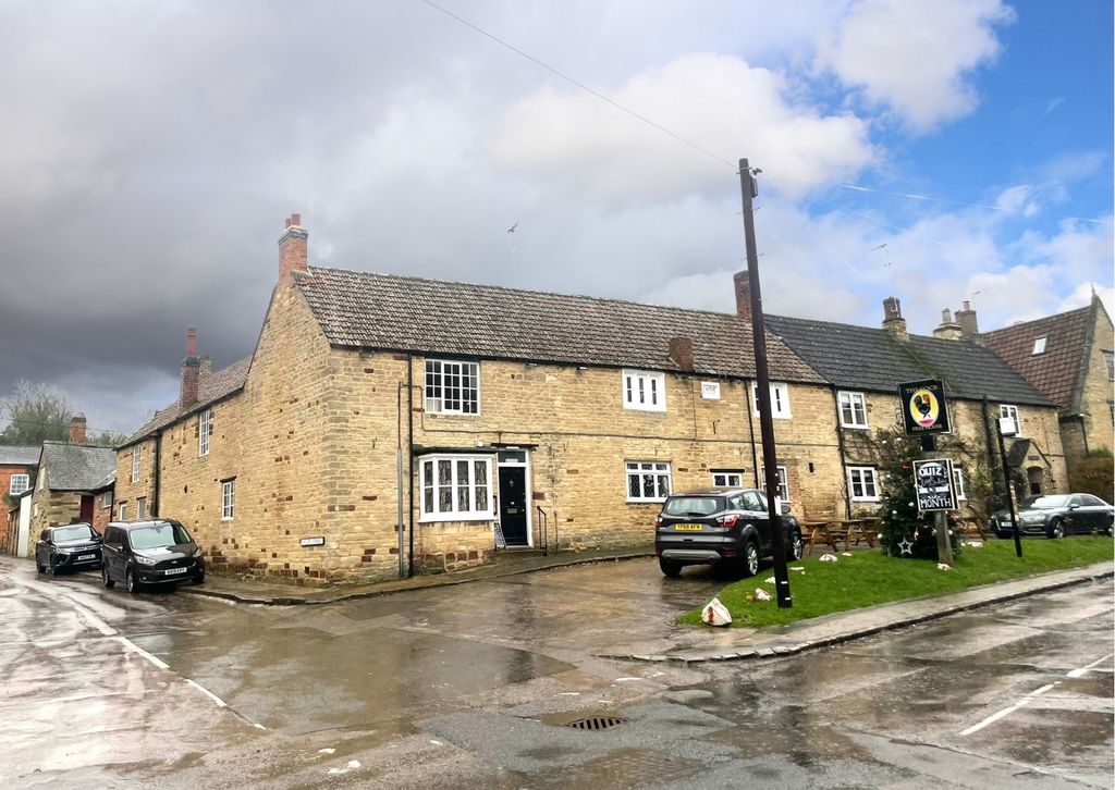 Property photo 1 of 18