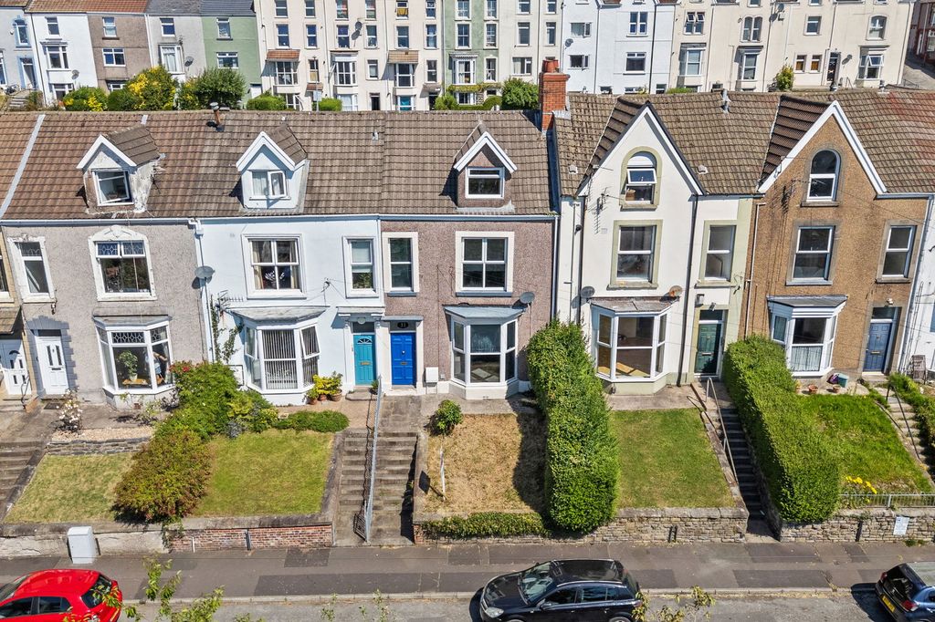 Property photo 1 of 30