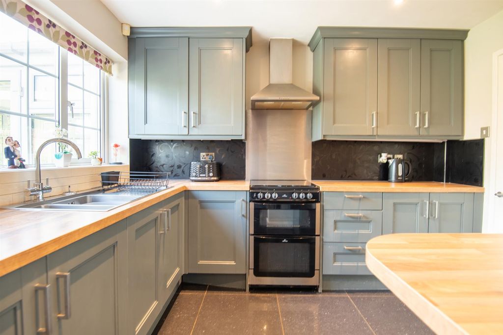 Property photo 2 of 28 Dsc_3140-Hdr.Jpg