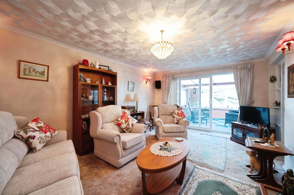 Property photo 3 of 18 Pbox-Img.Jpg