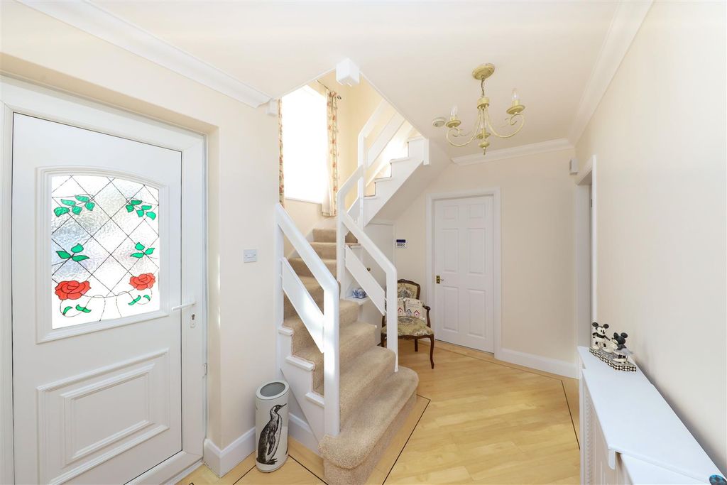 Property photo 3 of 19 Hallway