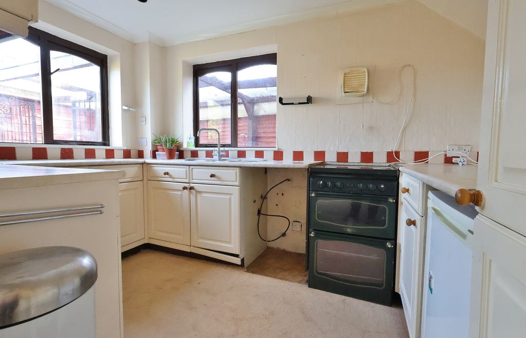Property photo 3 of 35