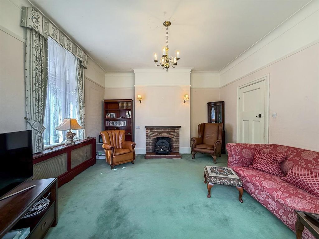 Property photo 3 of 23