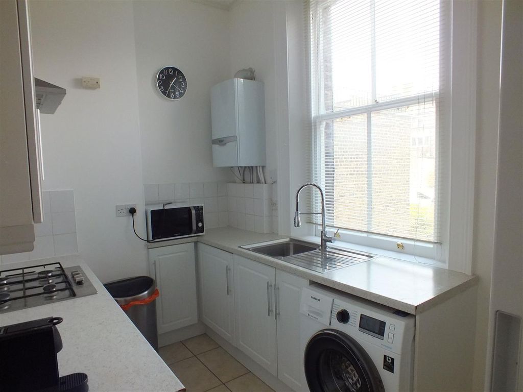 Property photo 2 of 8 Kitchen.Jpg