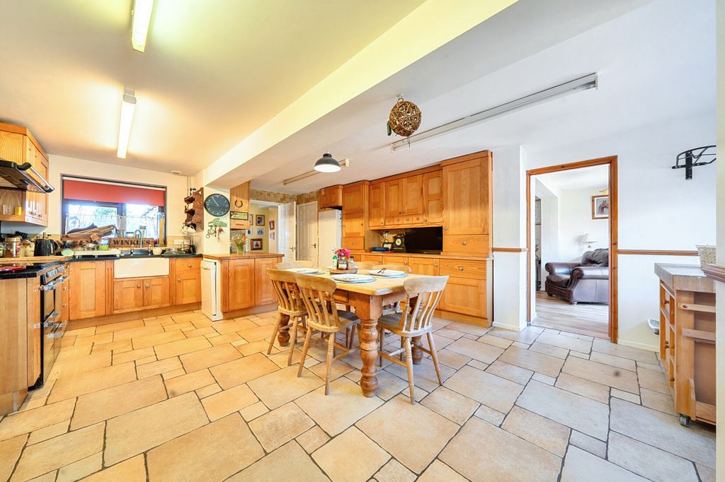 Property photo 3 of 22 Kitchen