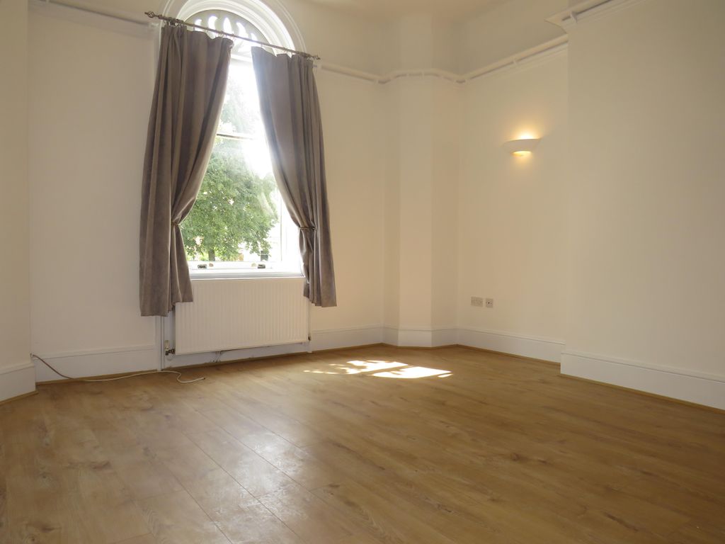 Property photo 3 of 8 Image