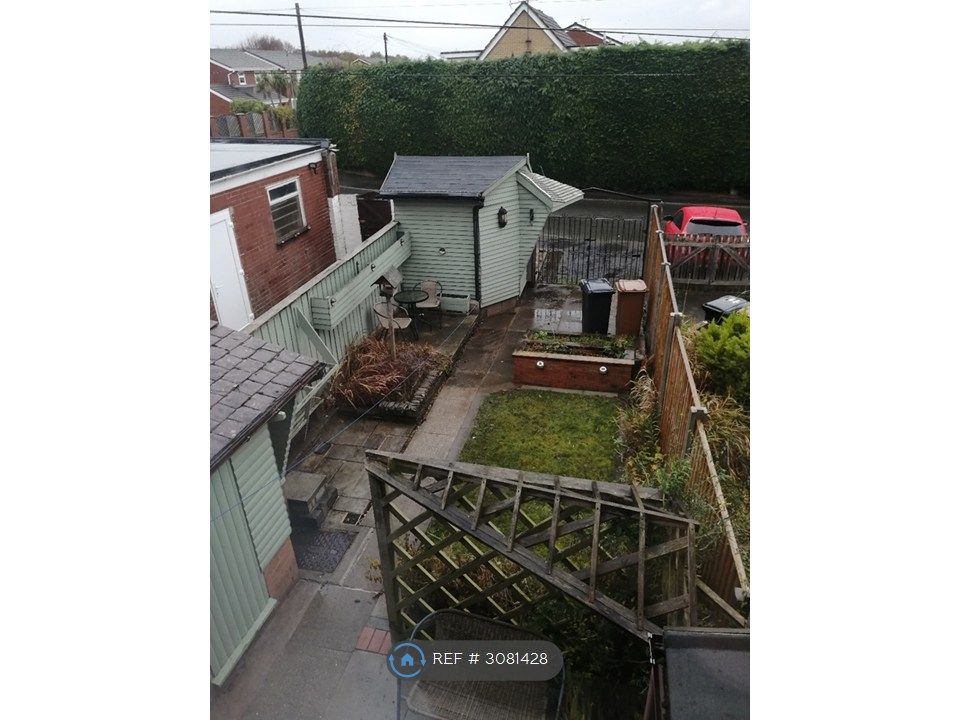Property photo 2 of 14