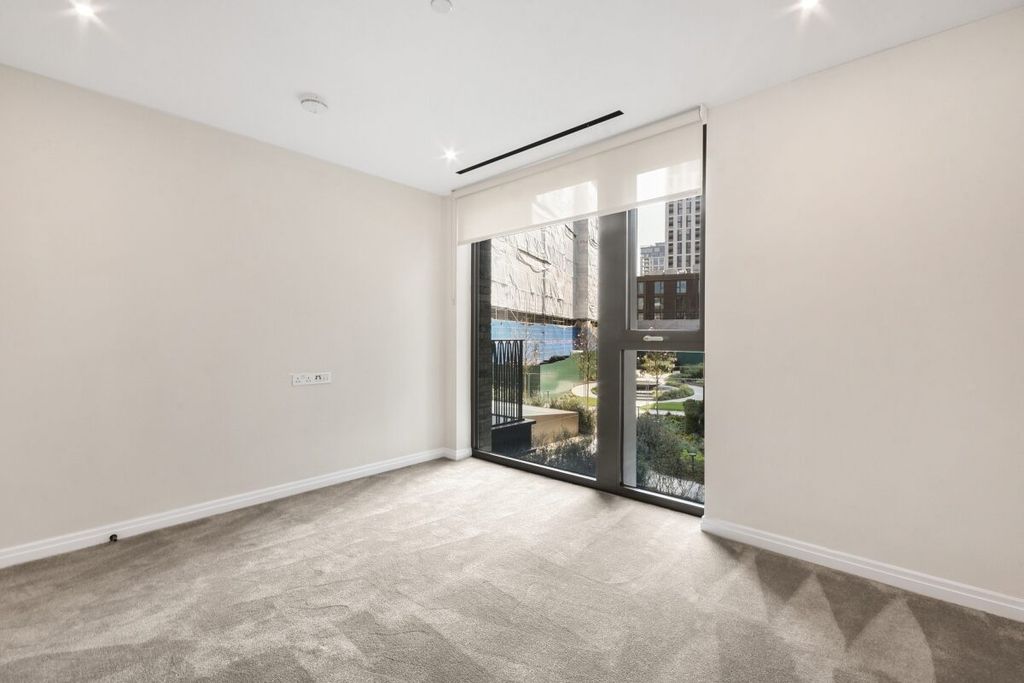 Property photo 3 of 8 Dsc_0231_High