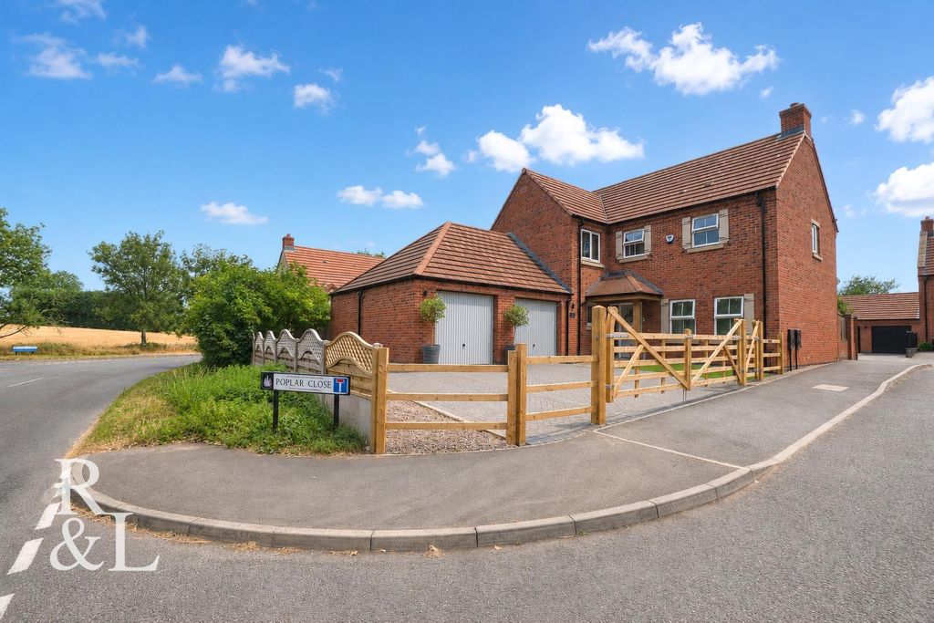 Property photo 1 of 33 Royston&Lund (26).Jpg