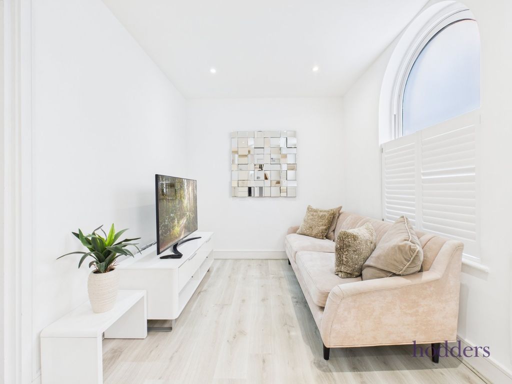 Property photo 3 of 7 Picture No. 29