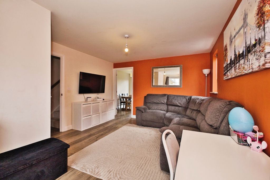 Property photo 3 of 20 Pbox-Img.Jpg