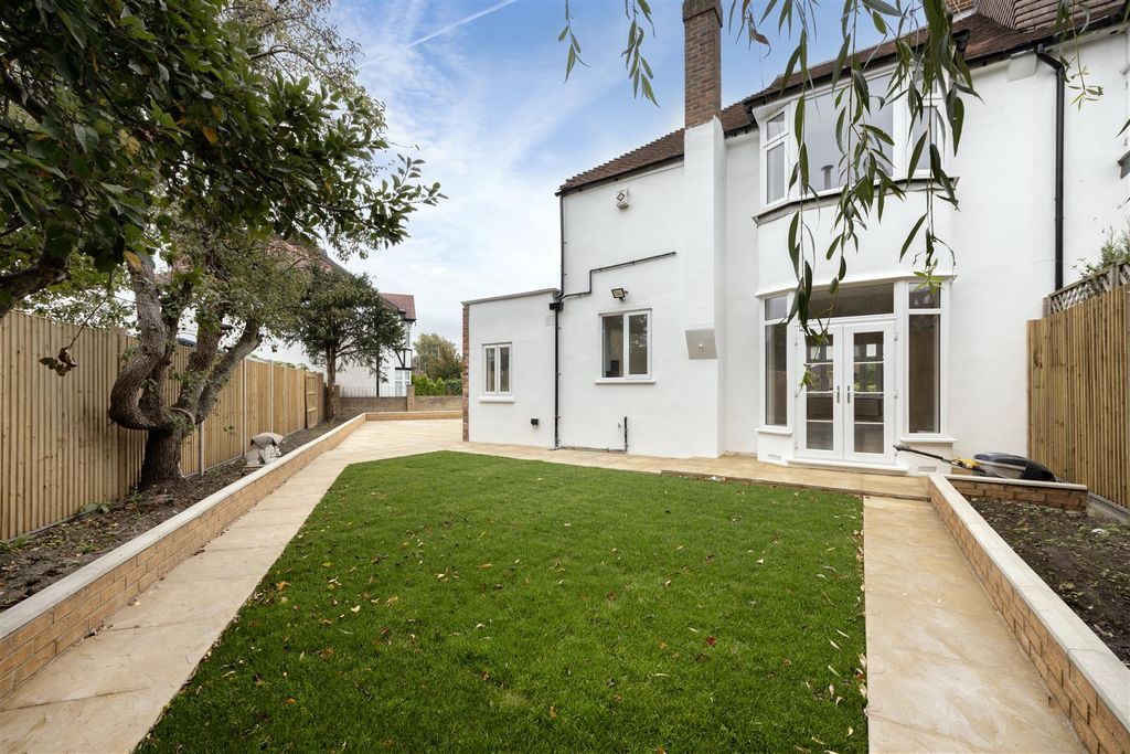 Property photo 2 of 12