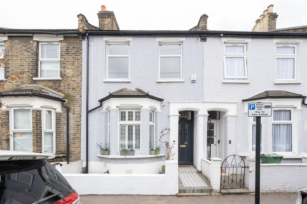 Property photo 1 of 29 Ashville Road, E11