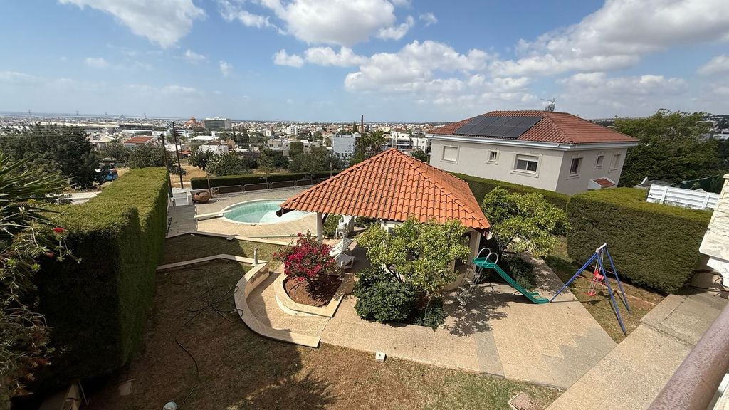 Property photo 1 of 30