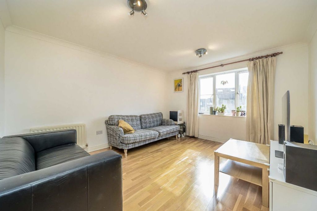 Property photo 2 of 6