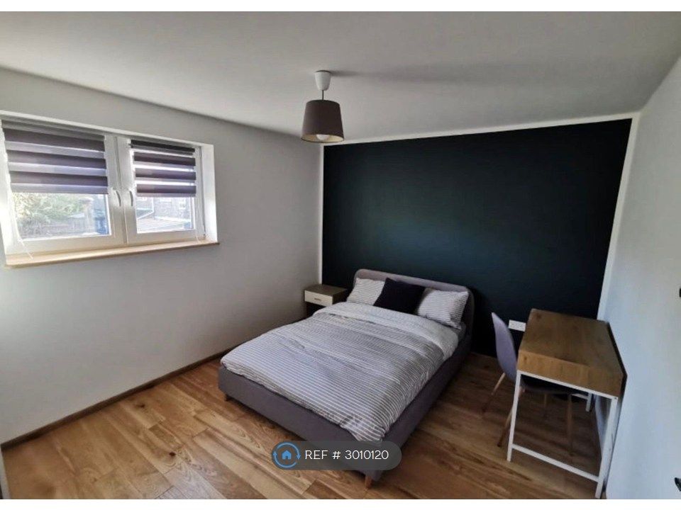 Property photo 1 of 3
