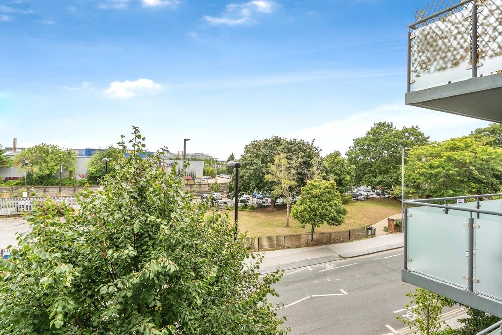 Property photo 2 of 14 Photo