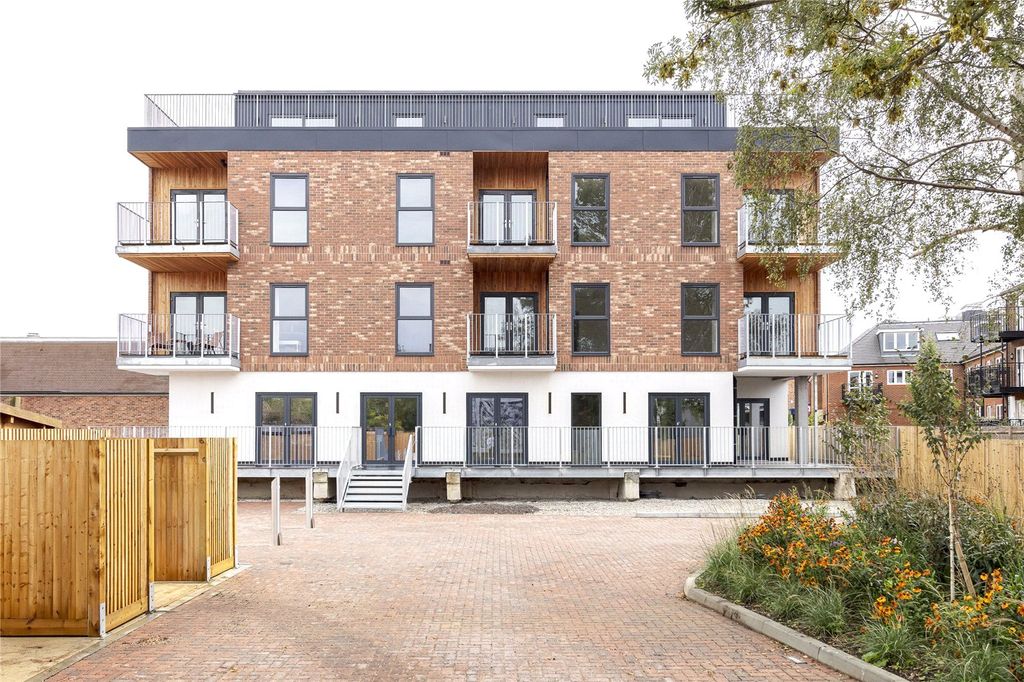 Property photo 2 of 6 East Sidings