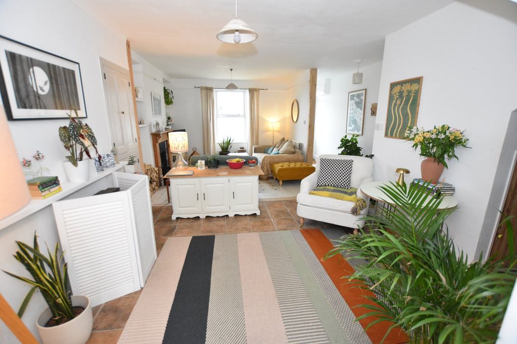 Property photo 3 of 20 Open Plan Living