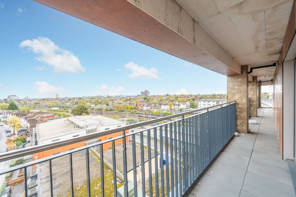 Property photo 3 of 10