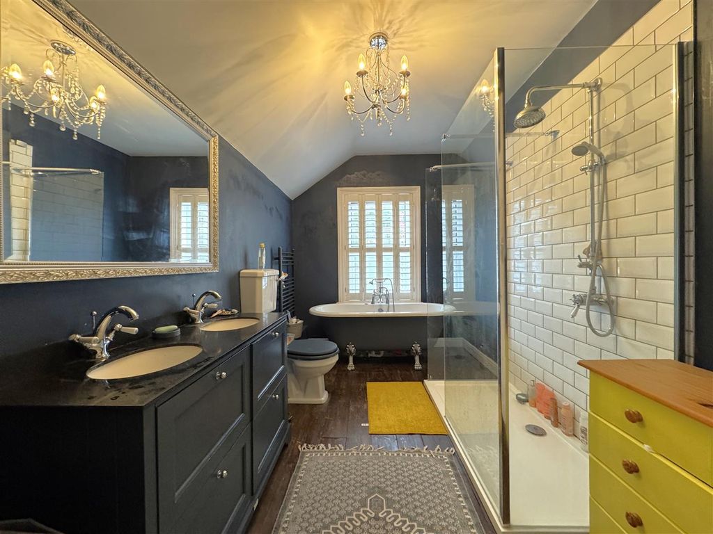 Property photo 2 of 15 12.Jpeg