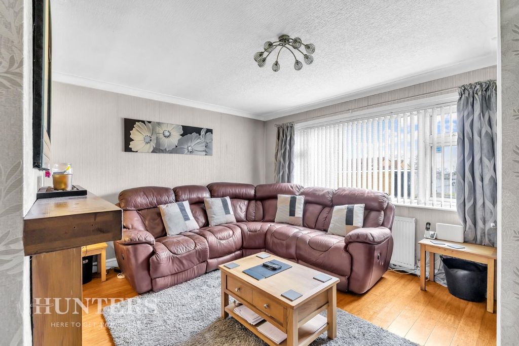 Property photo 2 of 21 Lounge