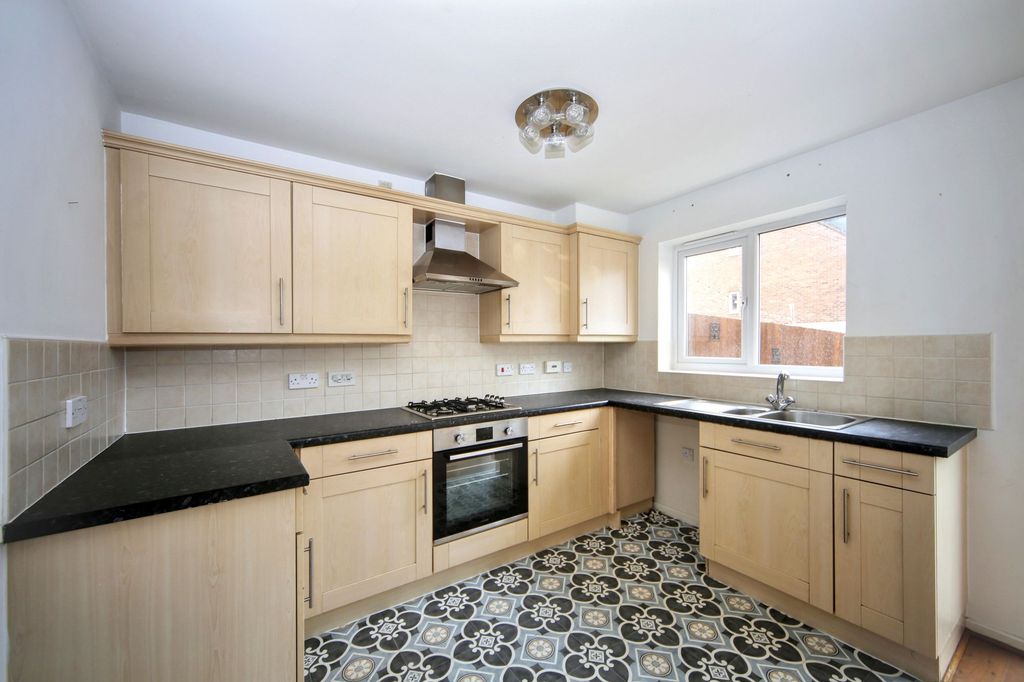 Property photo 3 of 24