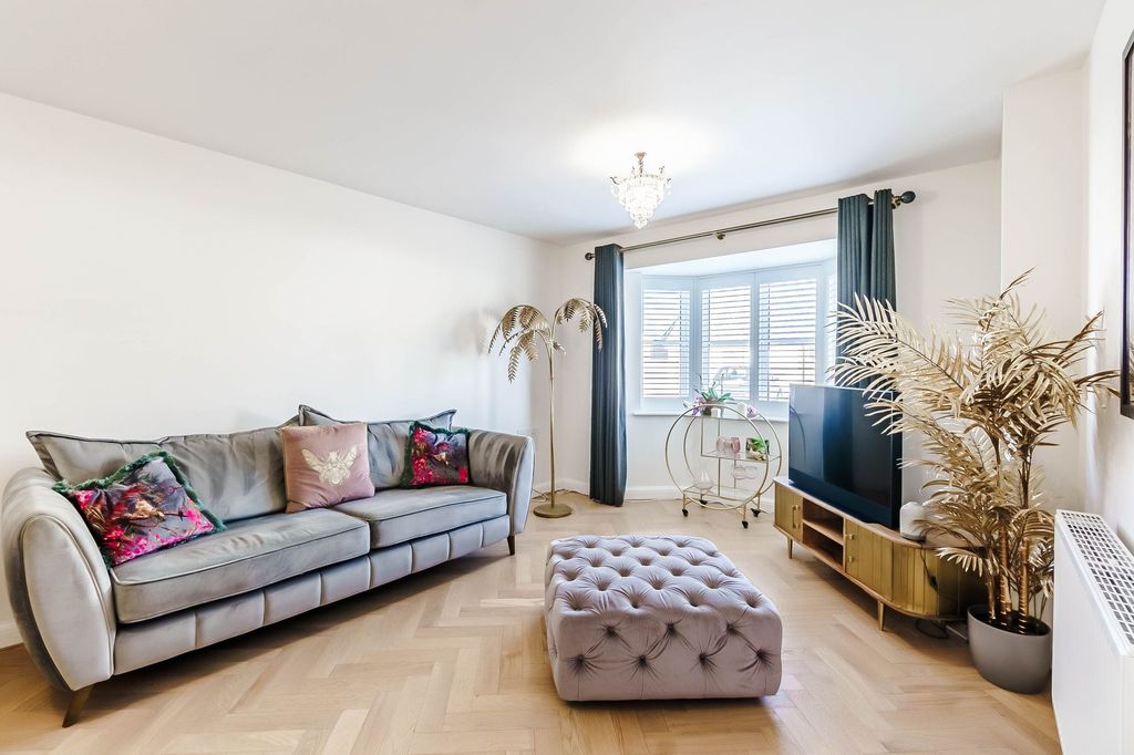 Property photo 3 of 19