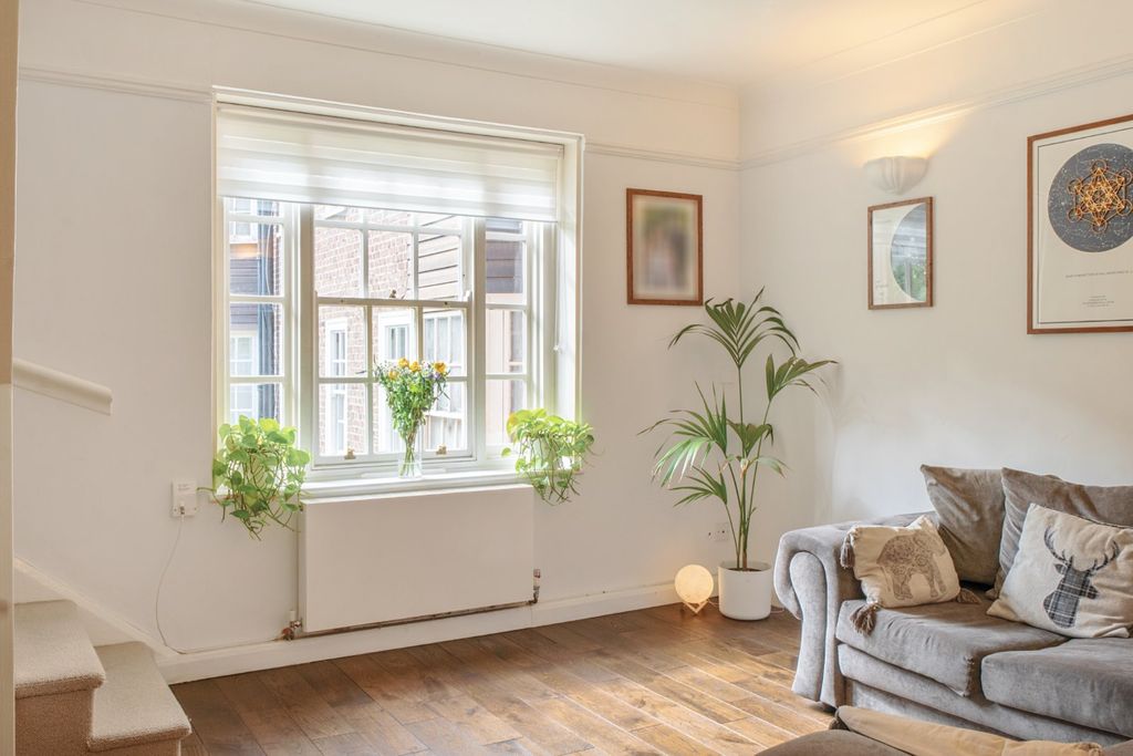 Property photo 1 of 18 Picture No. 01