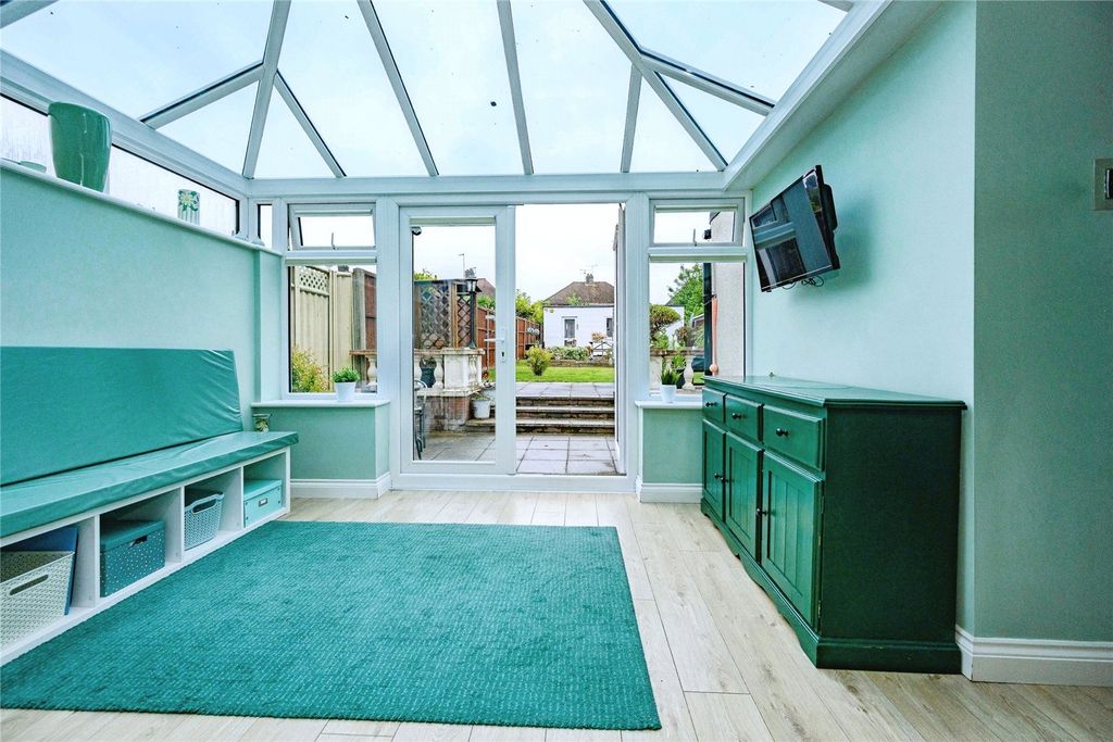 Property photo 3 of 22 Conservatory