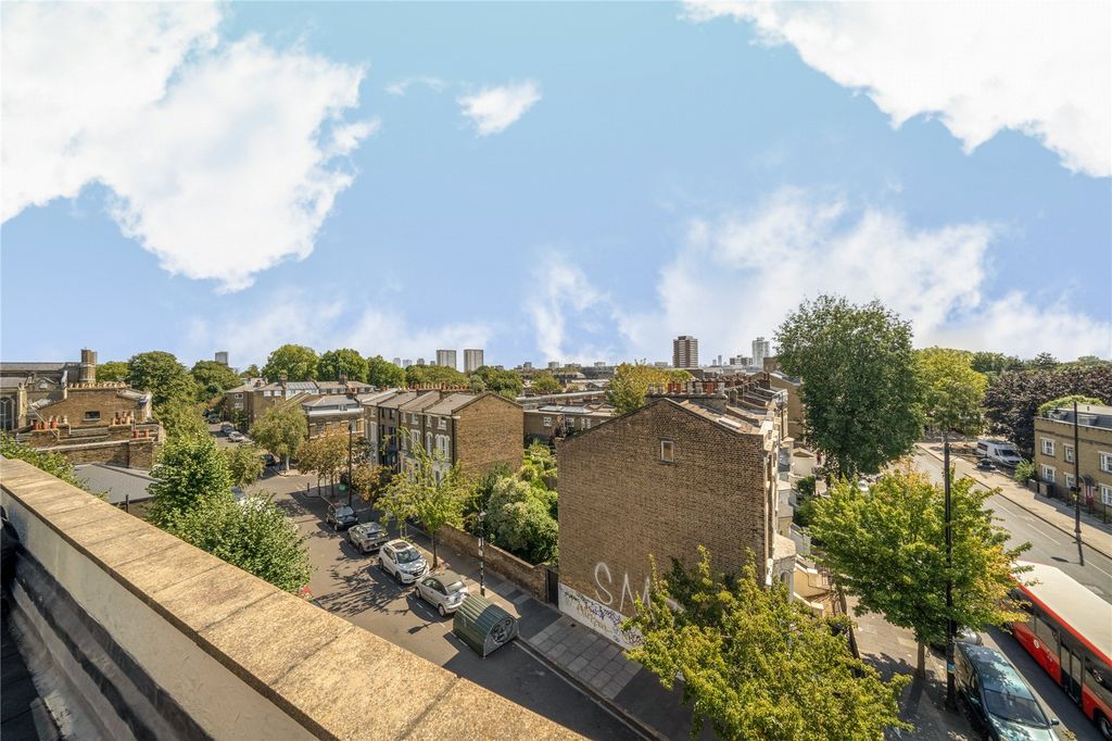 Property photo 3 of 12 Balcony/View