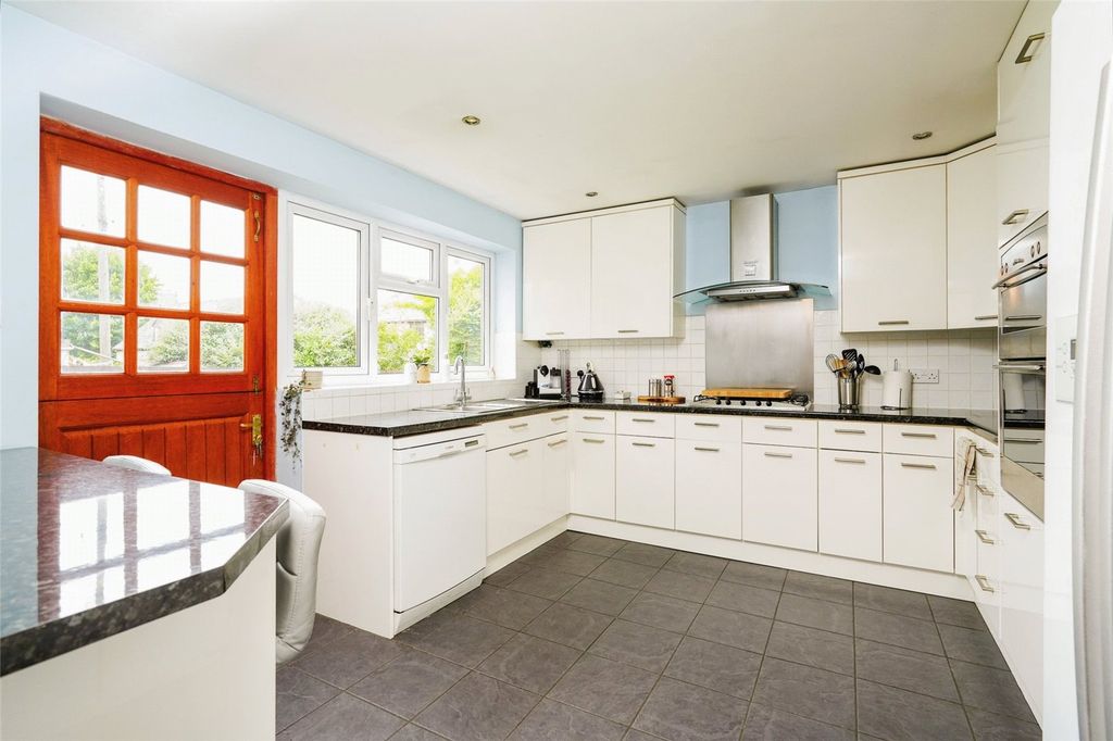 Property photo 3 of 16 Picture No. 23